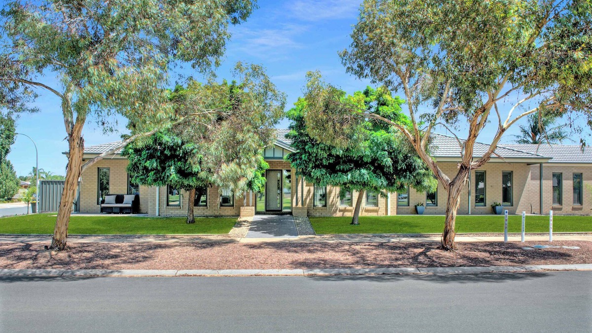 Moama House | Parkview - Echuca Holiday Homes