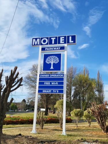 Queanbeyan Hotel | Parkway Motel