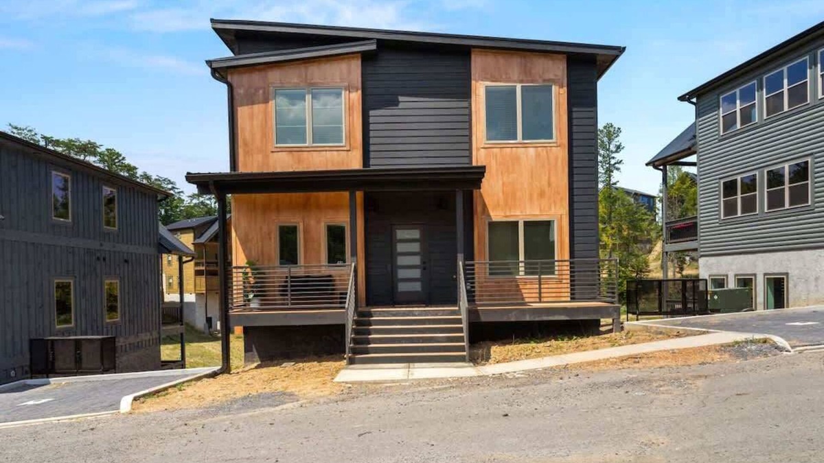 Pigeon Forge Cabin | Parkway Pool Retreat | Indoor Pool + Hot Tub!