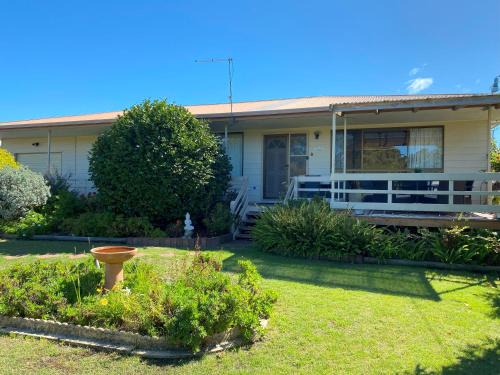 Stieglitz House | Parnella Cottage - Pet friendly