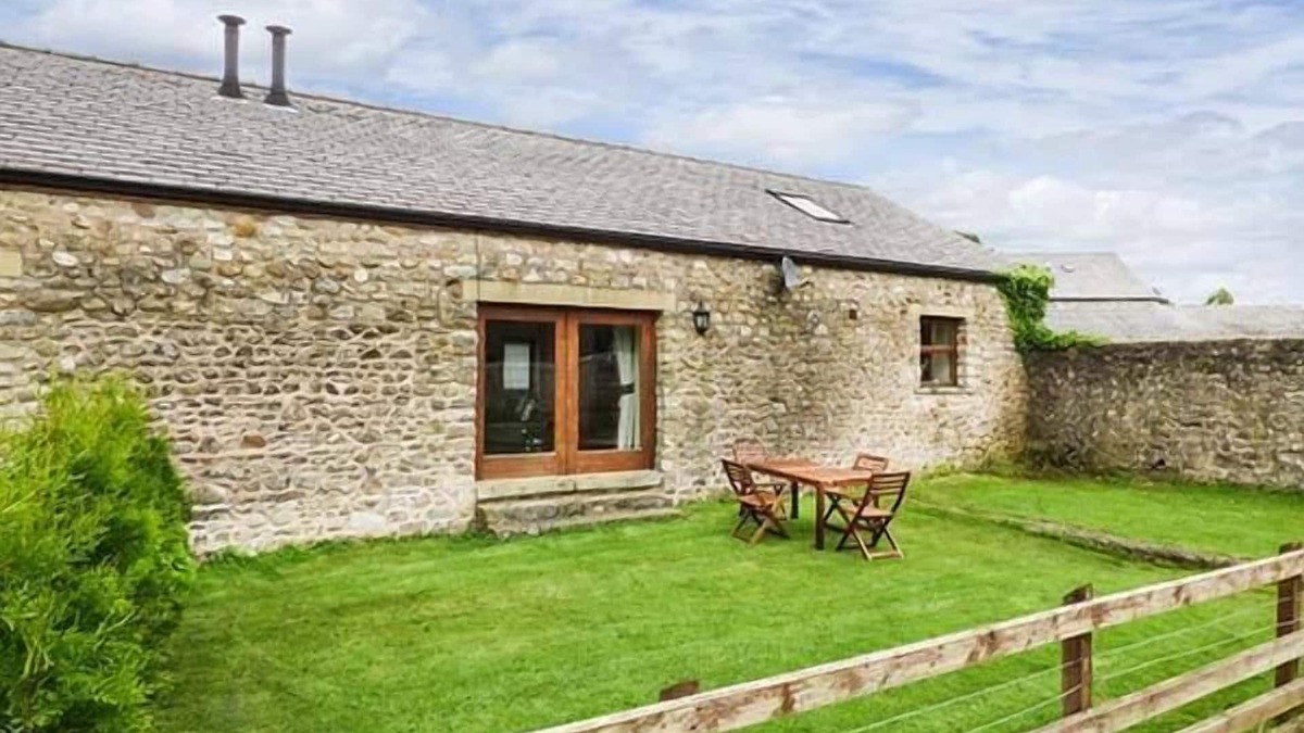 Lancaster Cottage | PARSLEY COTTAGE, pet friendly, with open fire in Lancaster