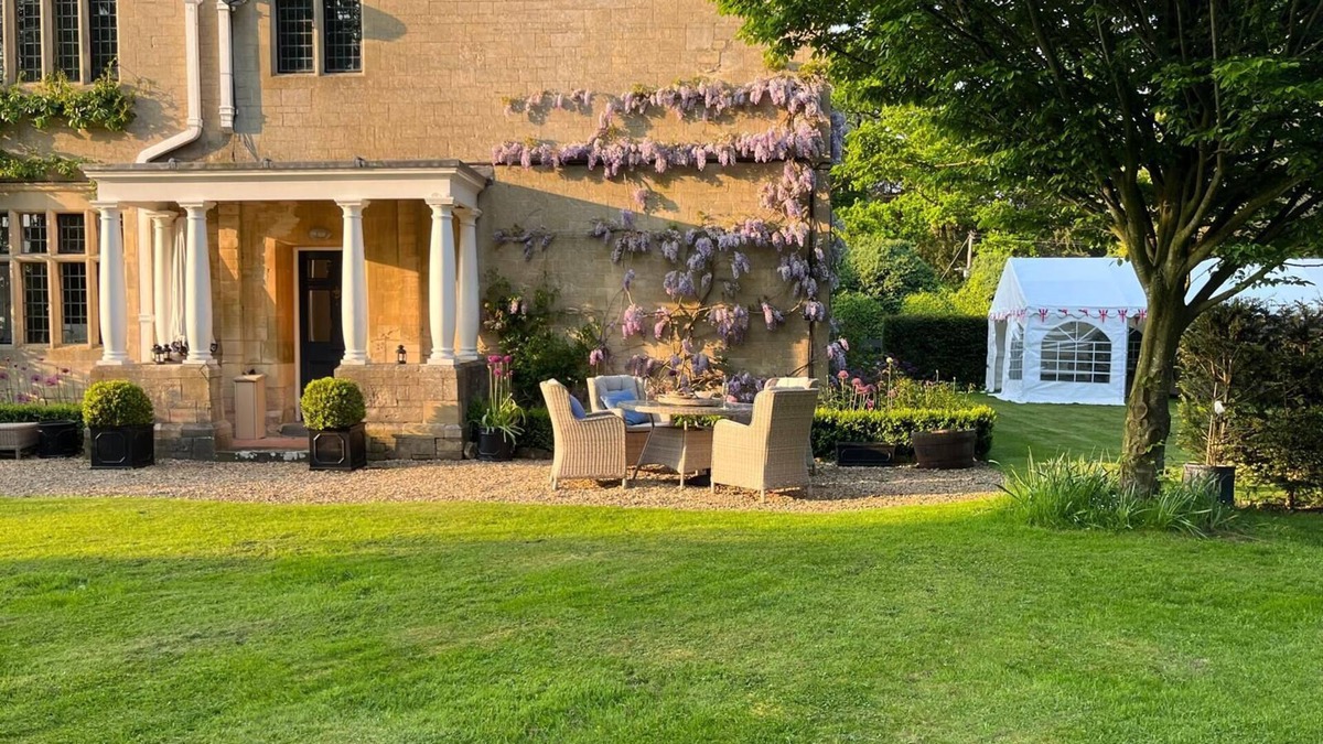 Badminton Bed & Breakfast | Parsonage House