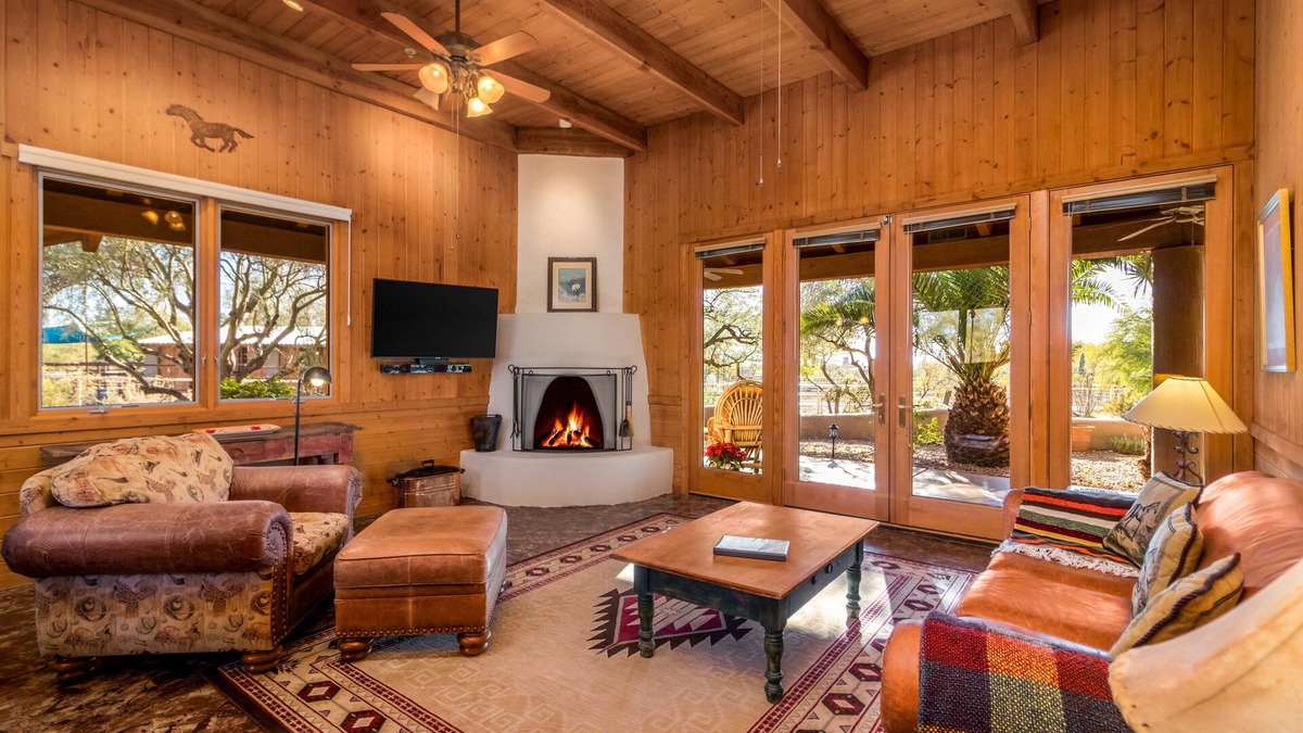 Pinnacle Peak Apartment | PARSONS VILLAS - Troon Cabin Casita | Breathtaking Views, Heated Pool, Putting Green, Horses!