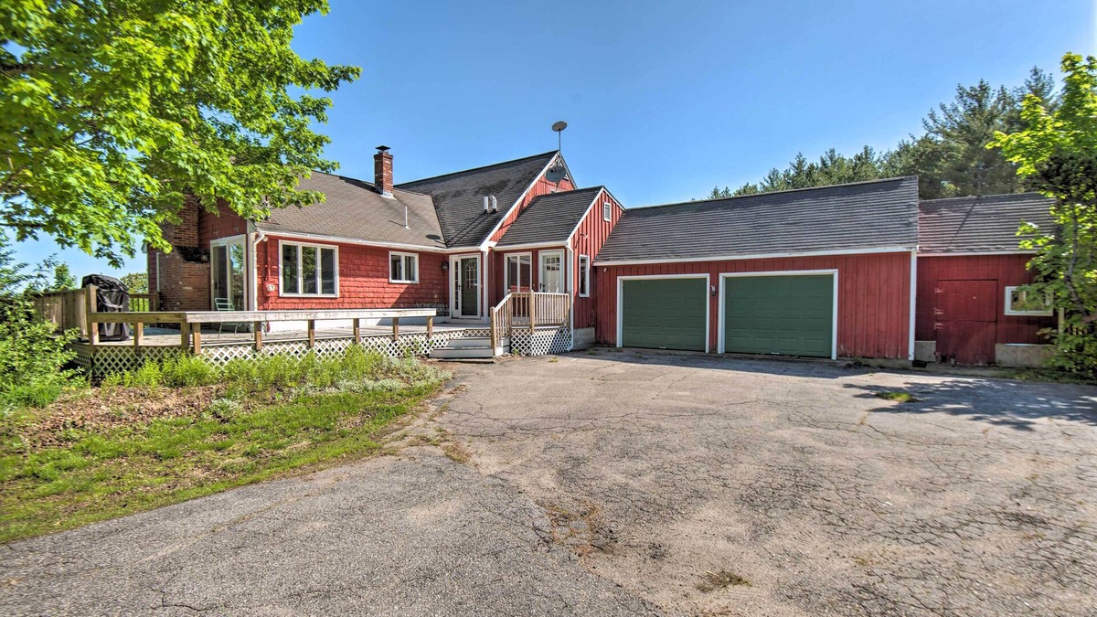 Parsonsfield House | Parsonsfield Vacation Rental Near Skiing & Lakes!