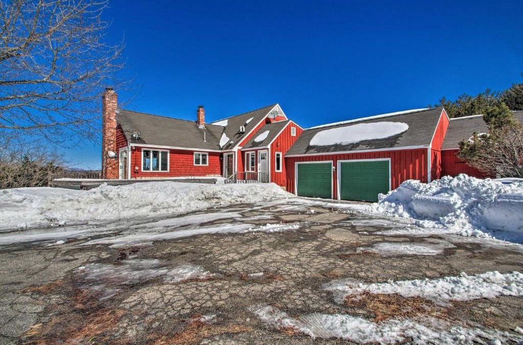 Parsonsfield House | Parsonsfield Vacation Rental Near Skiing and Lakes!