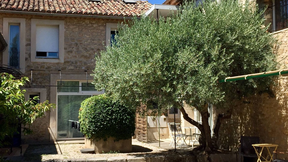 Maubec House | Part of Résidence Lou Boulidou, former winery, now unique holiday homes.