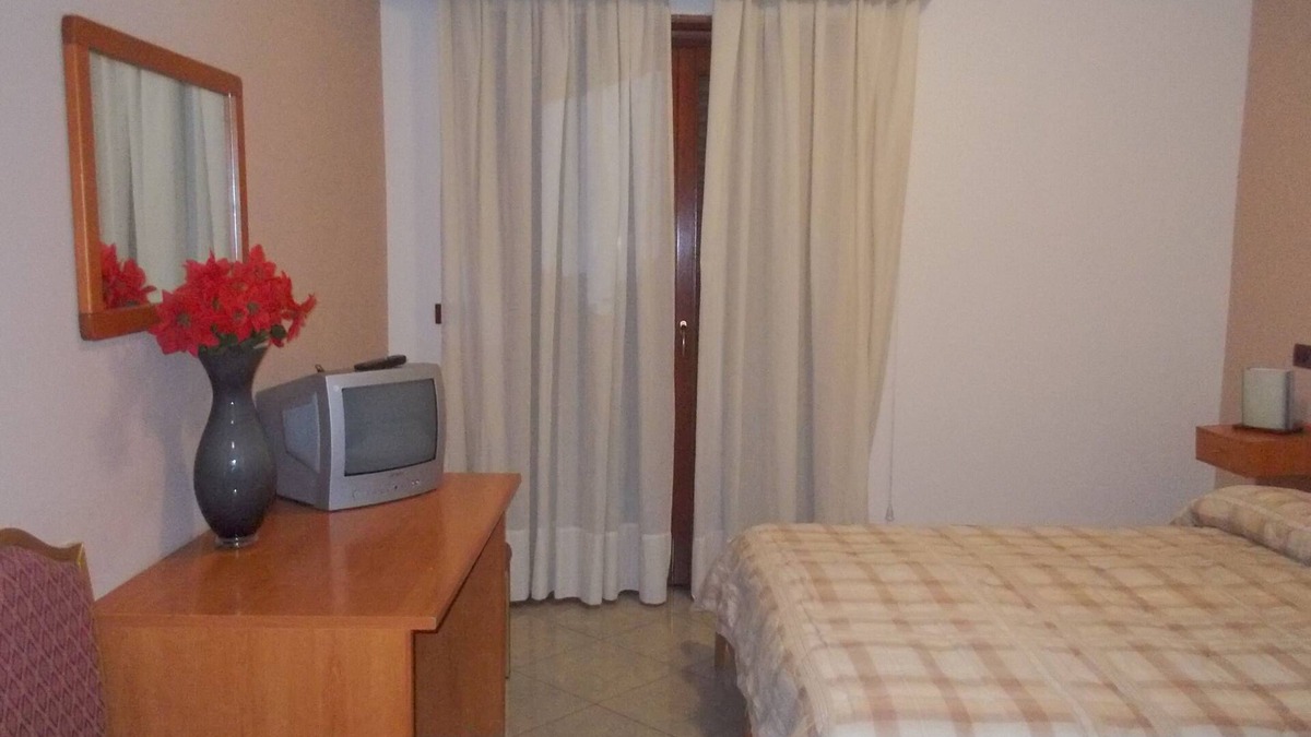 Ospedaletto D'Alpinolo Hotel | PARTNER ROOM - ROYAL HOTEL