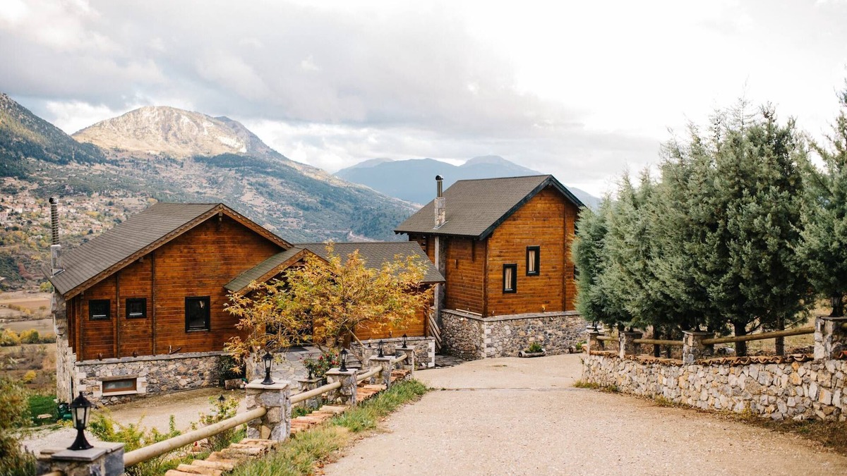 Feneos Ski Chalet | Pasithea Mountain Chalet