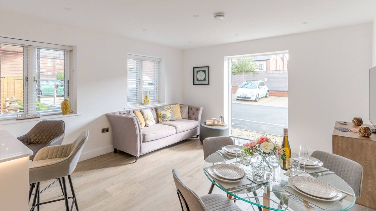 Shrewsbury Apartment | Pass the Keys | 1 bed Albury Contemporary Apartment with Secure Parking