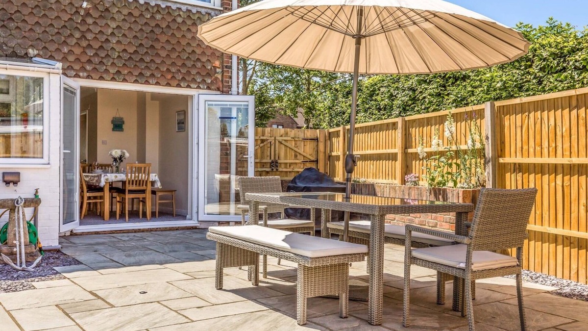 Bosham Cottage | Pass the Keys | 3 bedroom Cottage in the heart of beautiful Bosham
