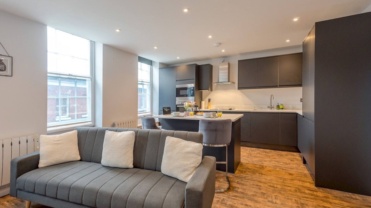 Shrewsbury Apartment | Pass the Keys | 5B One bedrom Central Modern Apartment