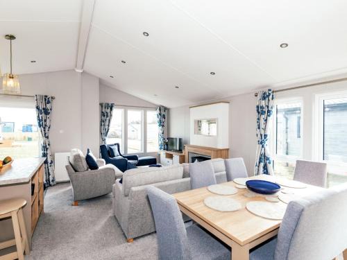 Cannards Grave House | Pass the Keys Avalon Lodge - Shepton Mallet