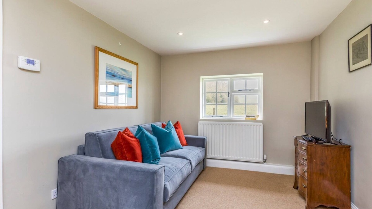 Stoughton House | Pass the Keys | Charming Country Cottage With Spectacular Views