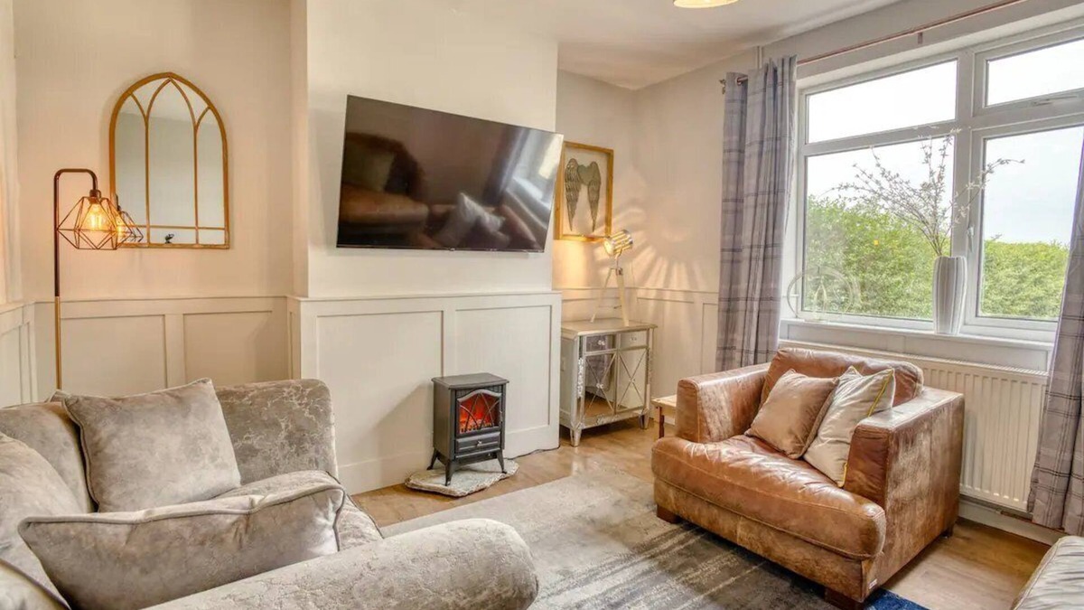 Aubourn House | Pass the Keys | Cosy Countryside Hideout