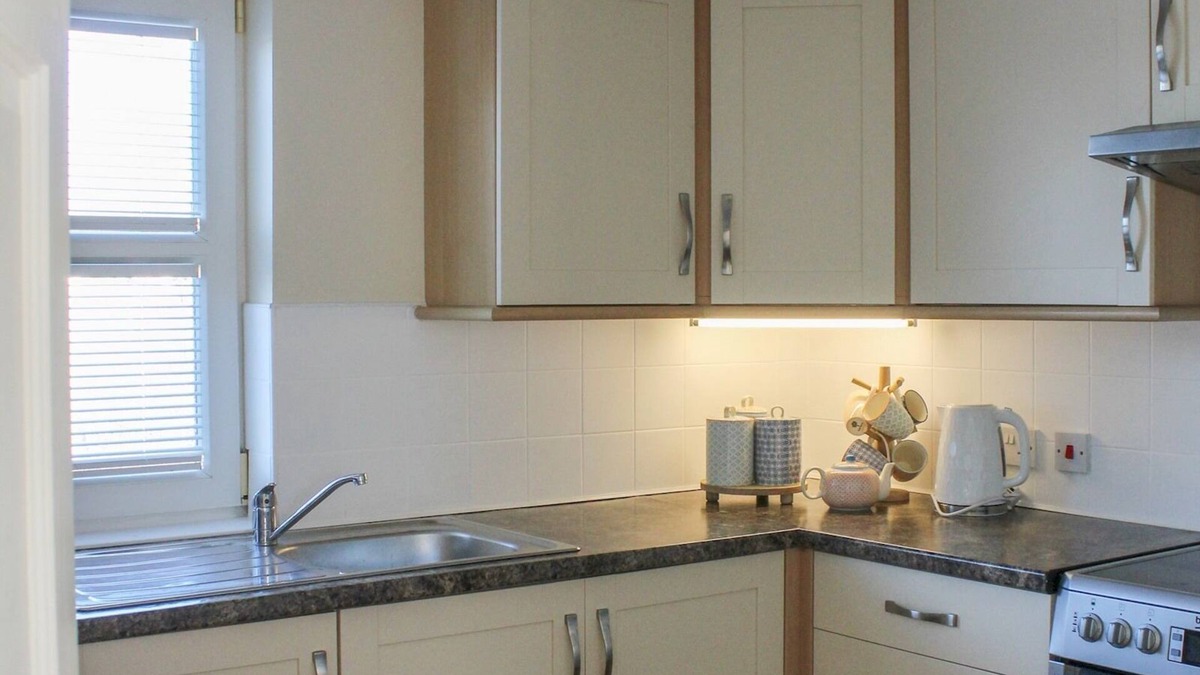 Carmarthen House | Pass the Keys | Cosy home close to Carmarthen