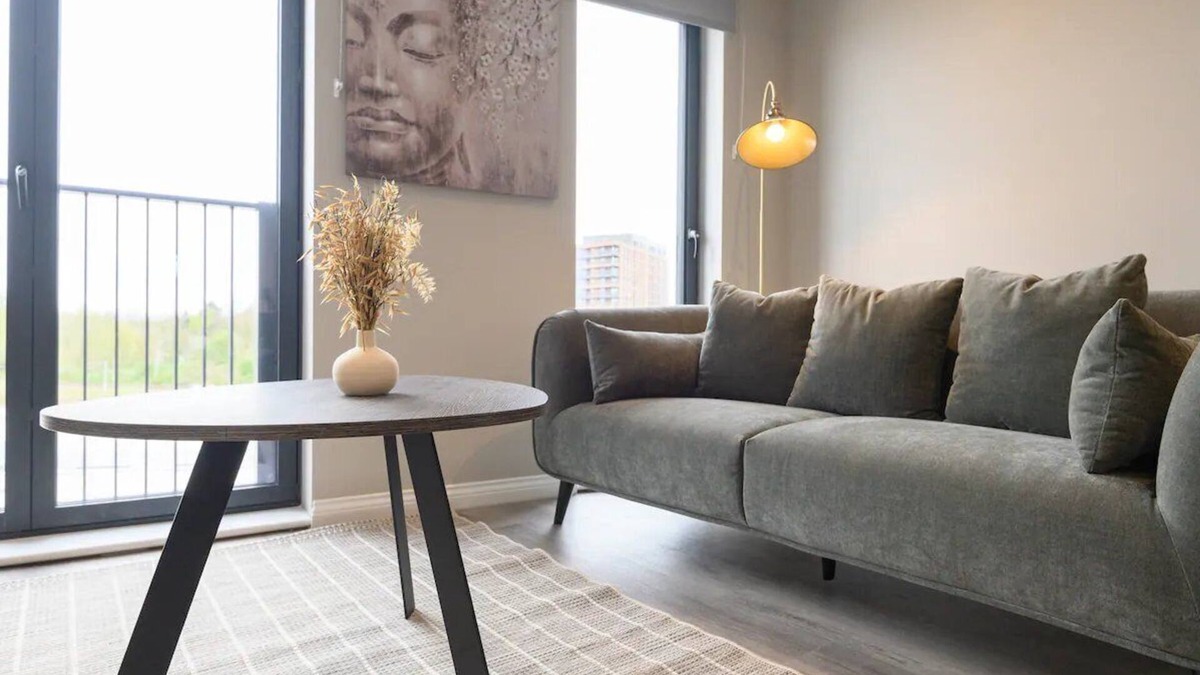 Holbeck Apartment | Pass the Keys | Deluxe Leeds Central - Panoramic Views