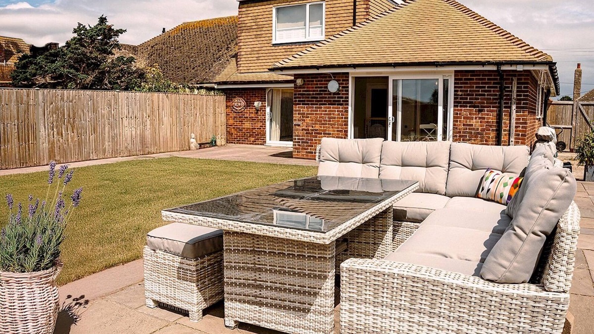 Lydd-on-Sea House | Pass the Keys | Dungeness Drift - By the Beach!