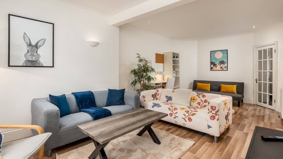 Eastcote House | Pass the Keys | Family Friendly 3 Bed Home In Pinner Pets Welcome