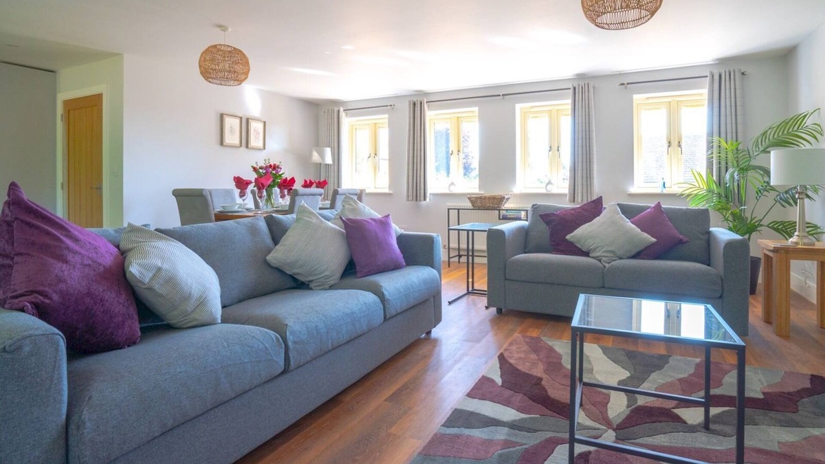 Ebrington House | Pass the Keys | The Stables - Stylish cottage | hot tub | parking