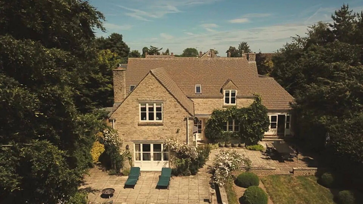 Whichford House | Pass the Keys | Spacious Country Retreat | Stunning Cotswold Views