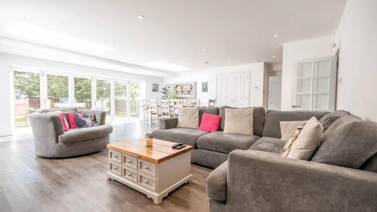 Chelmsford House | Pass the Keys | Large and spacious House in Chelmsford!