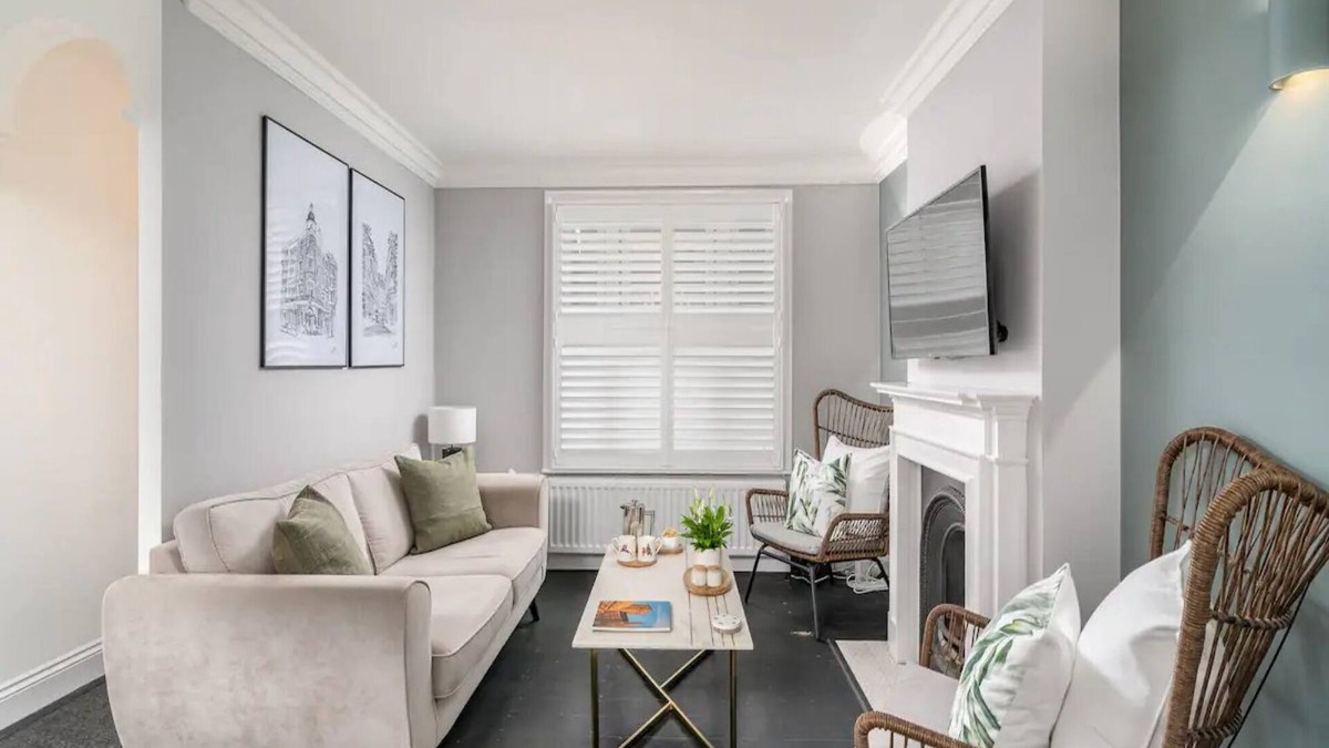 St Albans House | Pass the Keys | Luxury 2 Bedroom Townhouse in Central St Albans