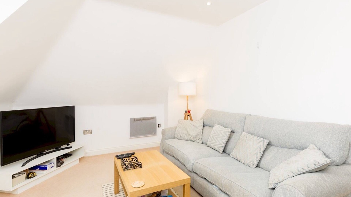 Lillington Apartment | Pass the Keys | Modern 2 Bed in Leamington Spa