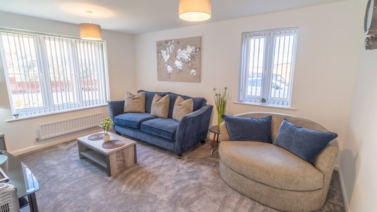 Edwalton House | Pass the Keys | Modern 3-Bed Home with Garden & Free Parking