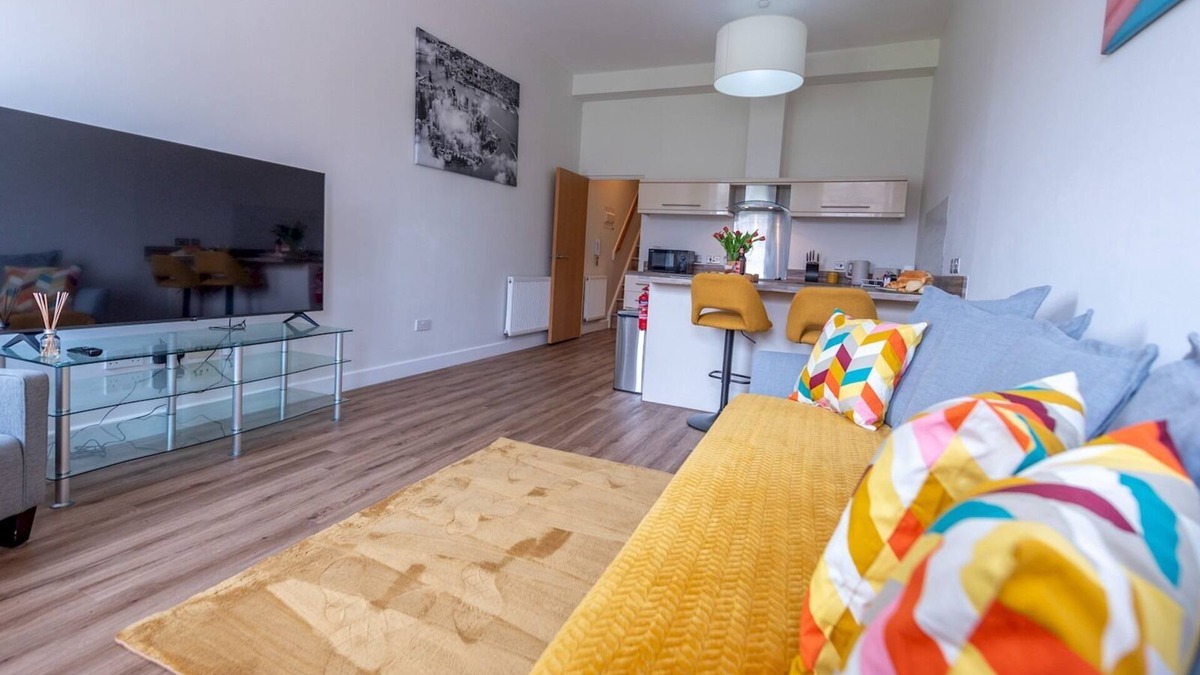 Wellington Apartment | Pass the Keys | Modern, Light and Airy Apartment