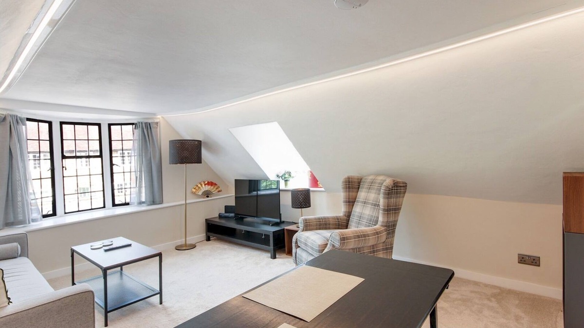 Sevenoaks Apartment | Pass the Keys | Newly renovated flat Sevenoaks High Street