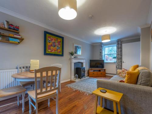 Jackfield House | Pass the Keys Peaceful riverside gem Shropshire Ironbridge Gorge