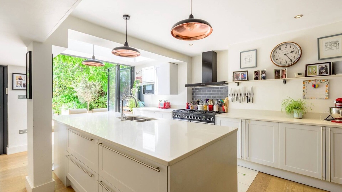 Mildmay House | Pass the Keys | Petherton · Beautiful 4-bd House, Patio, Lrg Garden, Near Park