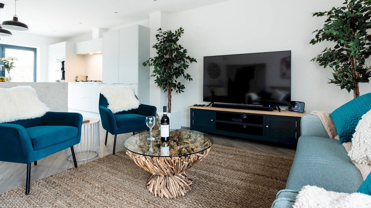 Seasalter House | Pass the Keys | Seasalters Luxury Holiday Pad with Private Beach