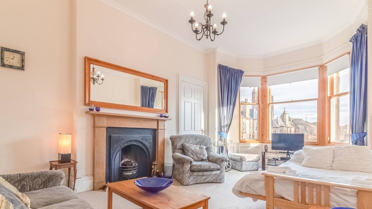 Morningside Apartment | Pass the Keys | Spacious and Bright property, in Chic Morningside! Sleeps up to 6 guests