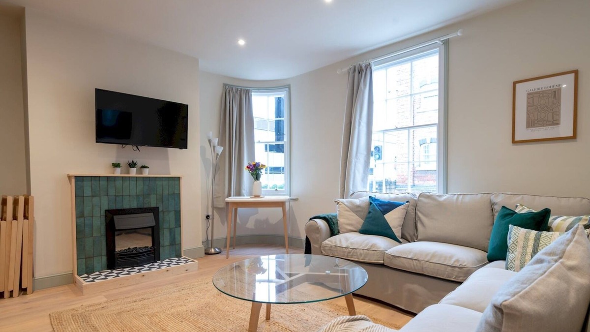 Cheltenham House | Pass the Keys | Stylish Grade II listed house