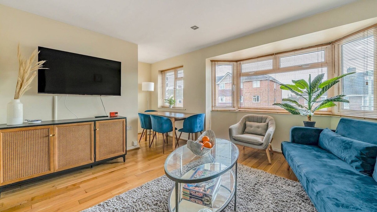 Headington Apartment | Pass the Keys | Stylish 2BR Apartment Parking x 2 Oxford