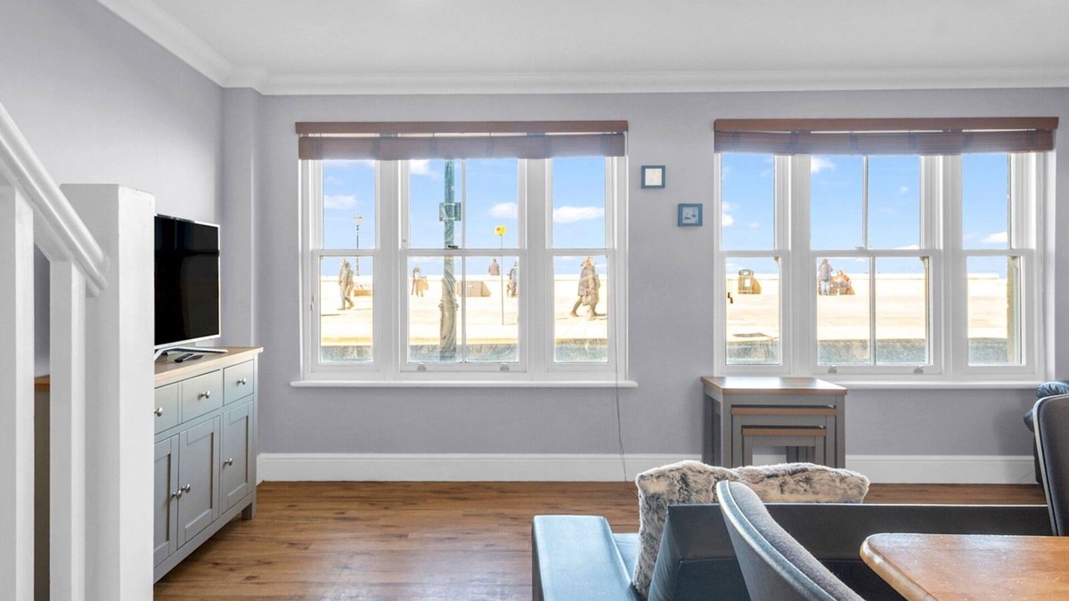Herne Bay Apartment | Pass the Keys | Sunset Cottage Luxury Home On The Seafront