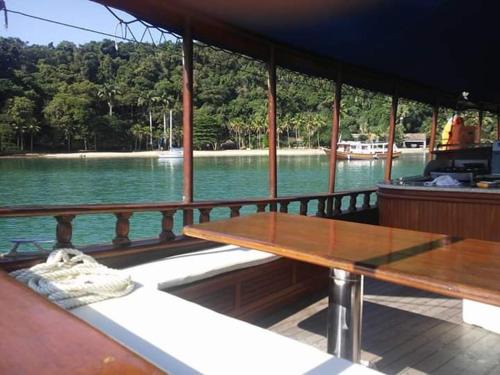Paraty Boat Rental | Passeio de barco na Escuna Ibiza