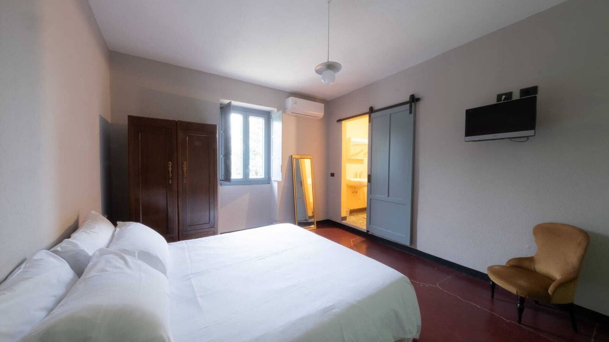Bormida Apartment | 'Patata Rossa' Room with Mountain View, Wi-Fi and Air Conditioning