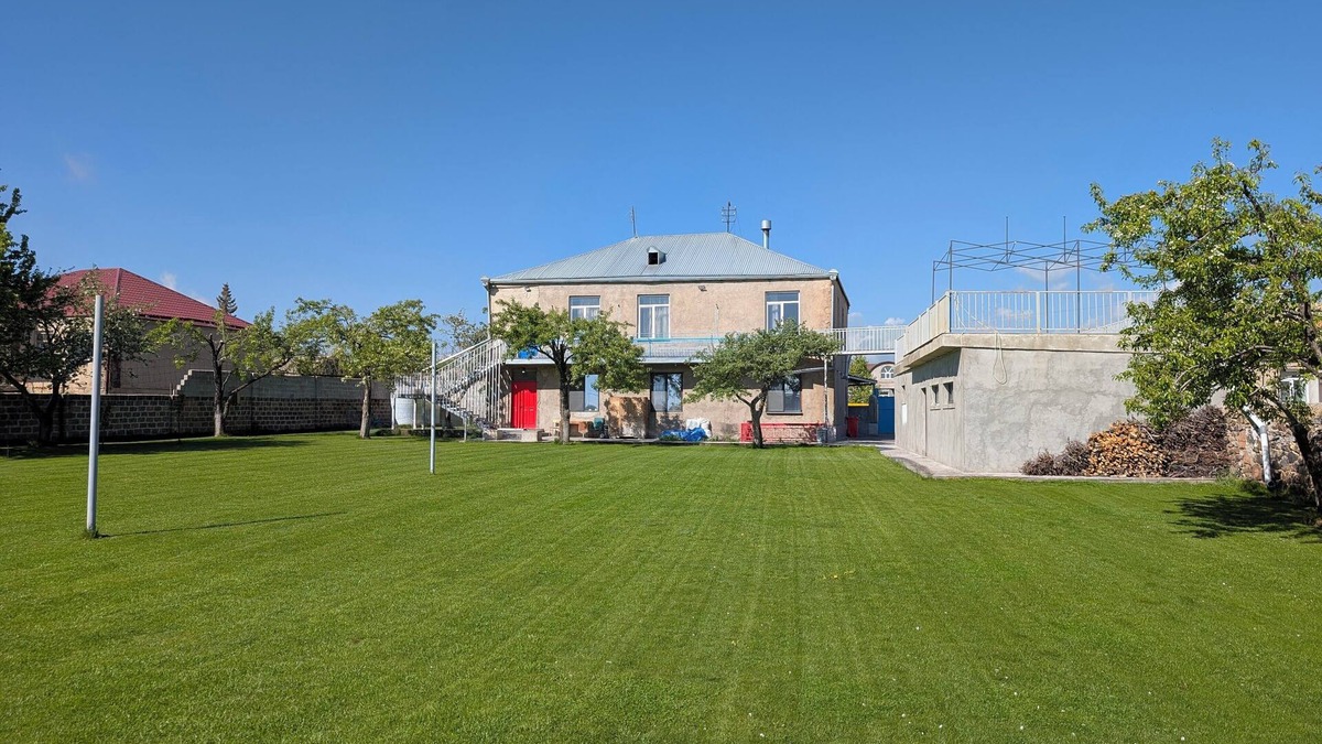 Gegharkunik Villa | Patates - Charming Villa with Patio and Garden by Lake Sevan, Martuni
