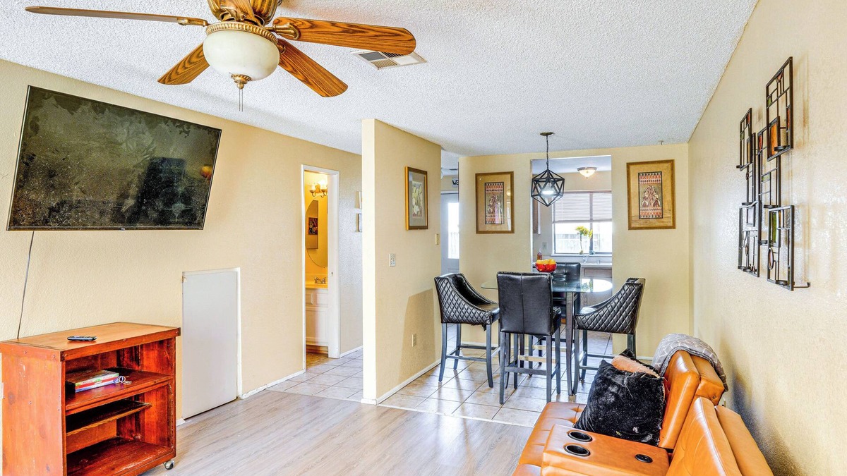 California City House | Patio & Mtn Views: Family Gem in California City
