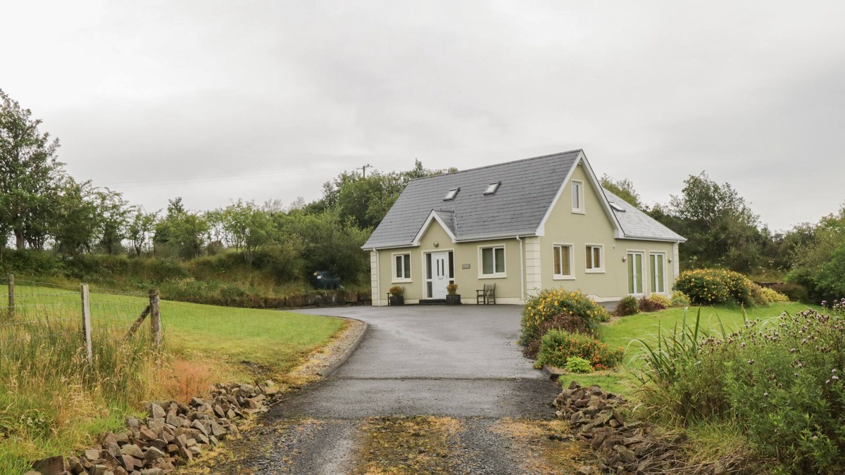 Letterbarrow House | PATRICK JOSEPH HOUSE, pet friendly in Donegal Town, County Donegal