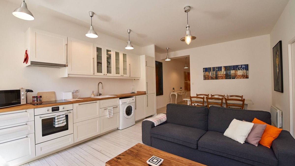 Blaye Apartment | Pauillac two bedroom apartment on second floor