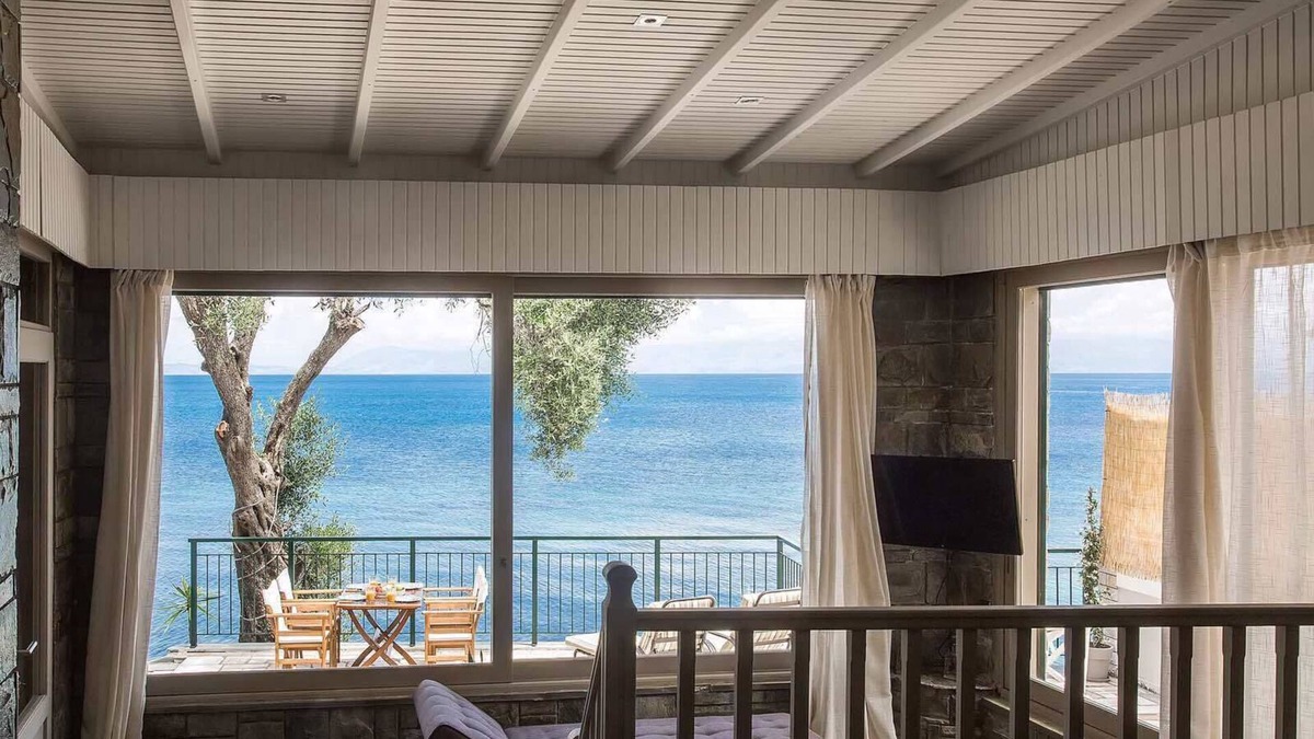 Agia Pelagia Chlomou Villa | Paul Seafront House