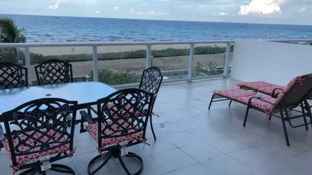 Mid Beach Apartment | Pavilion 2-bedroom apartment in gorgeous Miami Beach with WiFi, fitness room