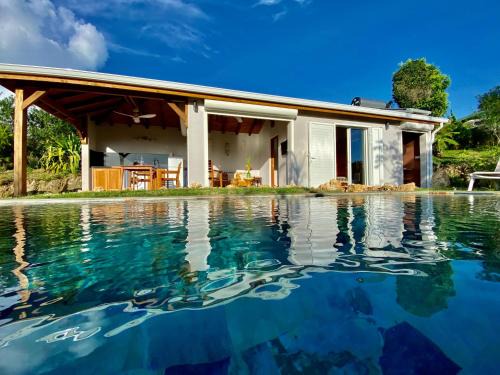 Grand-Bourg House | Pavillon Kanowa