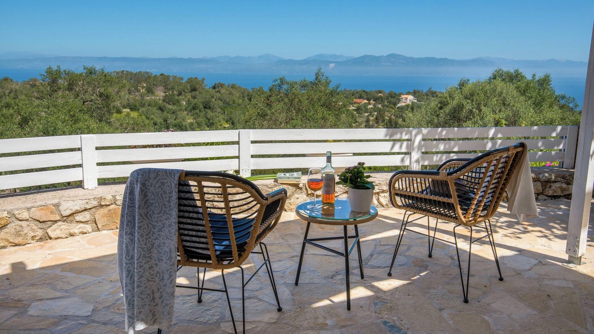 Kourteika Apartment | Paxos Couple House by Konnect