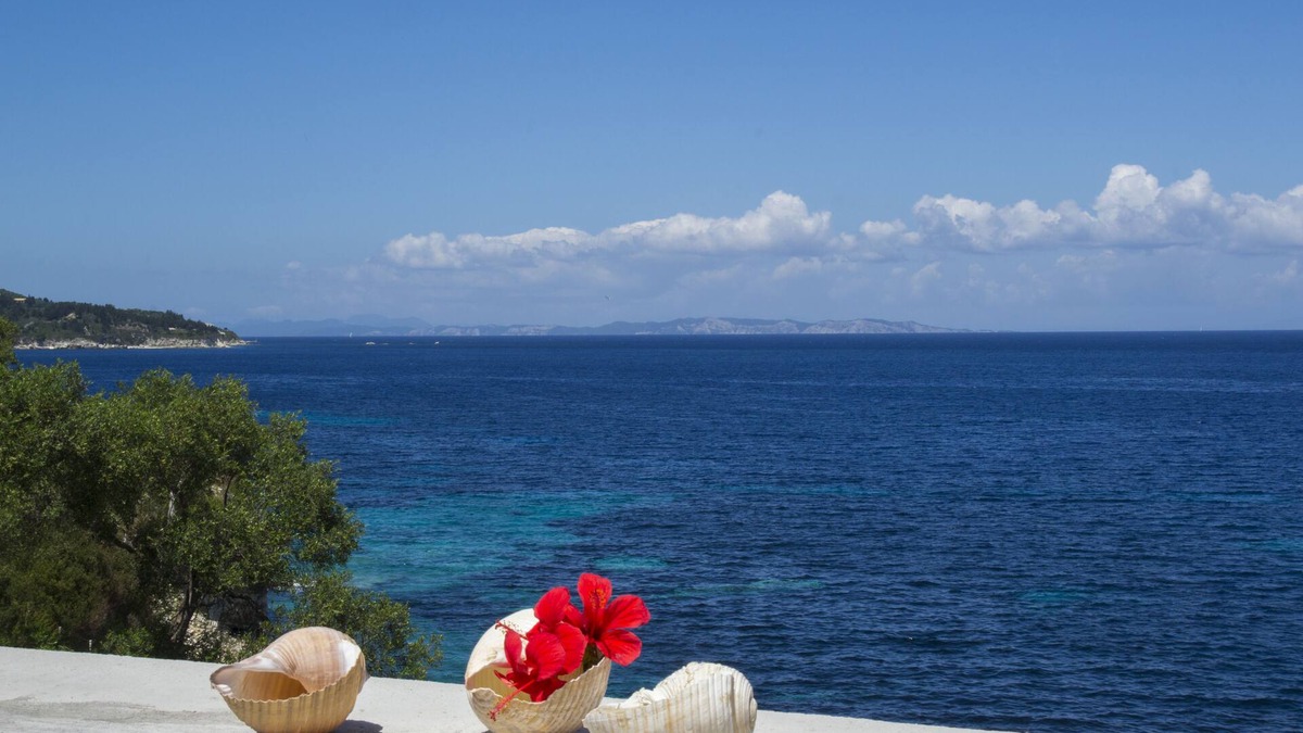 Gaios House | Paxos Sunrise SUPERIOR HOUSE SEA FRONT