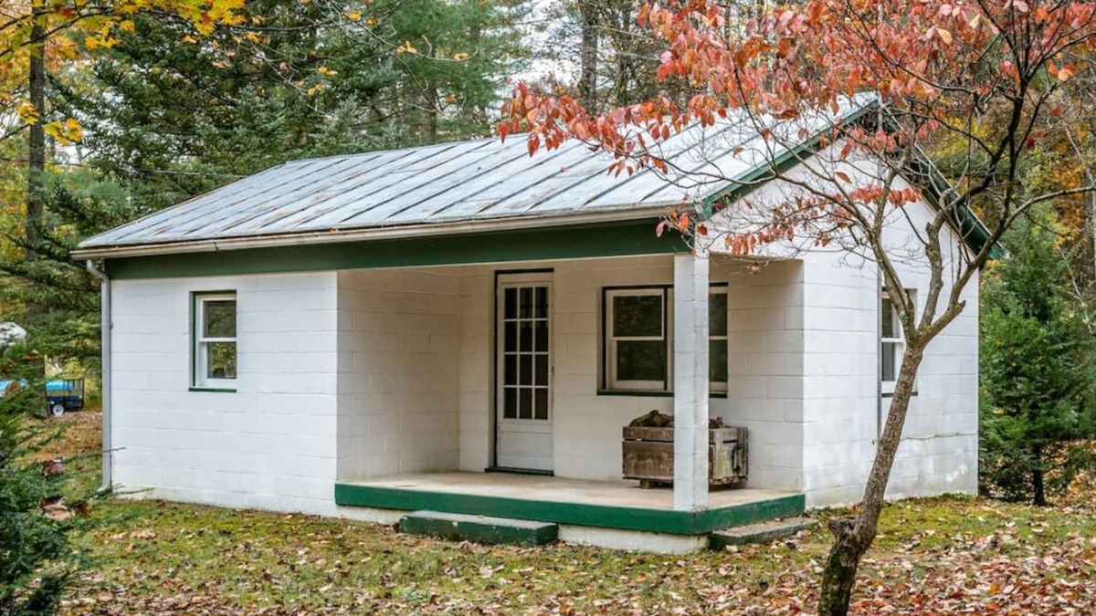 Dayton Cabin | Payne Cabin- Ultimate Glamping Experience