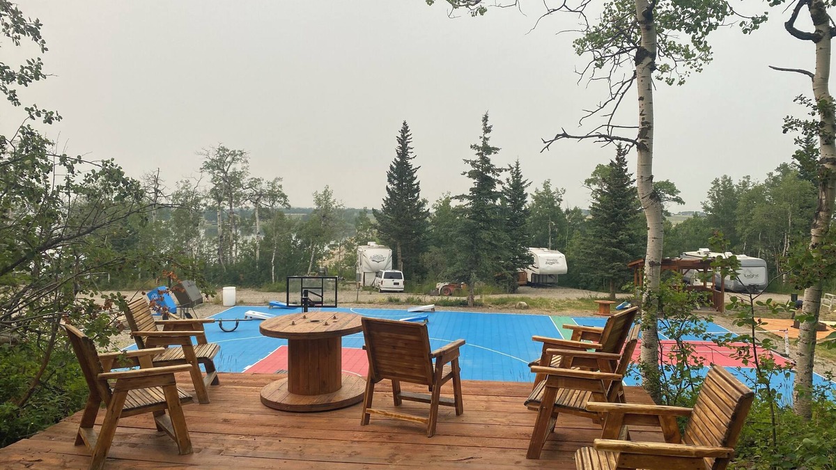 Mountain View RV Rental | Payne Lake Wilderness Huts-Camper E3